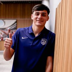 El Atlético presenta a Gerónimo Spina, su polémico fichaje argentino