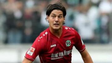 Miiko Albornoz descendió en la actual temporada de la Bundesliga, con el Hannover 96.