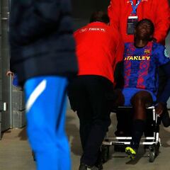 Oshoala tiene roto el ligamento cruzado de su rodilla derecha