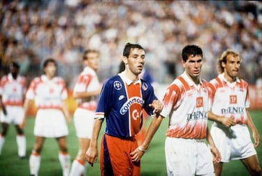 Zidane was offered lavish gifts in return for goals, says father