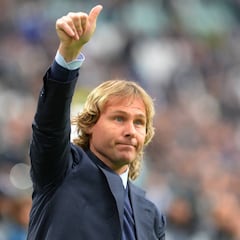 Nedved en Mónaco para presentar ofertas por De Ligt y Pogba