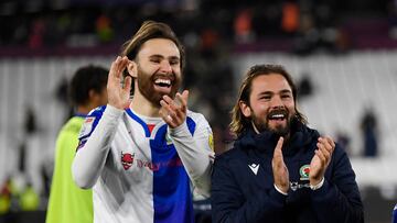 Ben da el golpe en Inglaterra