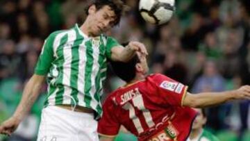 <b>CHISPA. </b>Capi dio buenos pases, pero sus compañeros nunca encontraron el camino del gol.