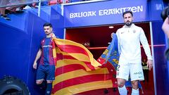 Un Martínez Valero solidario mide la reacción del Elche y el Almería