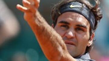 Federer, al servicio.