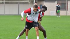 Óscar Trejo durante el entrenamiento | @RayoVallecano