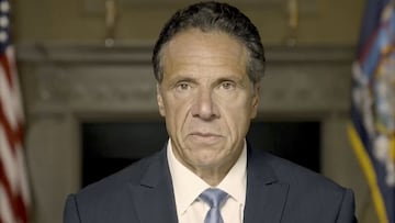 En esta imagen tomada en video proporcionada por la Oficina del Gobernador de Nueva York, el gobernador de Nueva York, Andrew Cuomo, hace una declaraci&oacute;n sobre un video pregrabado publicado el martes 3 de agosto de 2021 en Nueva York.