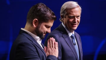 Santiago, 13 de diciembre de 2021.
 Los candidatos Gabriel Boric y Jose Antonio Kast participan del debate presidencial Anatel, previo a la segunda vuelta de las elecciones 2021.
 Sebastian Beltran/Pool/Aton Chile
 