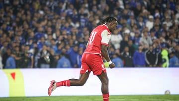 En El VBar de Caracol Radio señalaron que tanto Falcao García como Hugo Rodallega merecían tarjeta roja en el clásico.