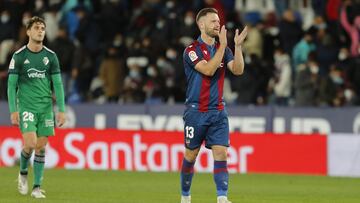 05/12/21 PARTIDO PRIMERA DIVISION 
 LEVANTE - OSASUNA
 MUSTAFI