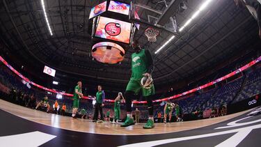 Sesión dem entrenamiento del Unicaja dirigida por Ibon Navarro.