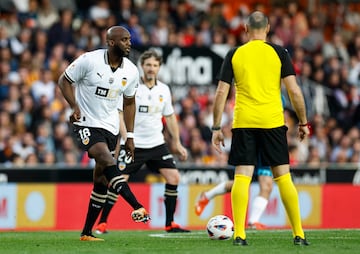 Mohamed Sissoko en una acción del encuentro.