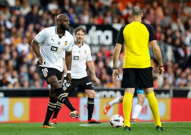 Mohamed Sissoko en una acción del encuentro.