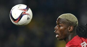 Manchester United's French midfielder Paul Pogba