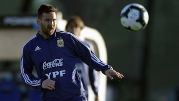 Argentina's forward Lionel Messi eyes the ball during a training session in Ezeiza, Buenos Aires on June 3, 2019 ahead of the upcoming Copa America to be held in Brazil. (Photo by JUAN MABROMATA / AFP)