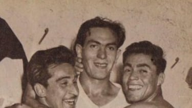 El 'inglés' le convierte 3 goles a la U, el 29 de novimebre de 1953, en la victoria 6-1, una de las más abultadas de la historia.