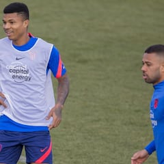 Reinildo y Wass apuntan a titulares en el Camp Nou