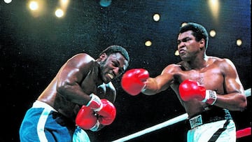 Ali conecta una derecha al rostro de Frazier.