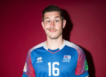 Las poses más estrambóticas de los jugadores en la foto oficial