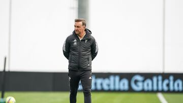 El técnico portugués Carlos Carvalhal, durante un entrenamiento del Celta.