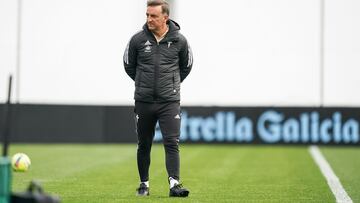 El técnico portugués Carlos Carvalhal, durante un entrenamiento del Celta.