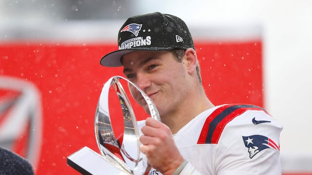 As Super Bowl LX approaches, a homemade cinnamon roll has become unlikely comfort food for an internet deep in football nerves.