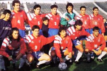 En 1993, Chile ocupó este modelo en la Copa América. También fue el que utilizó la Rojita Sub 17, para lograr el tercer lugar en el Mundial de Japón.