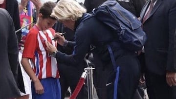 Griezmann coincidi&oacute; en Bulgaria con un &#039;mini-Grizi&#039; del Atl&eacute;tico