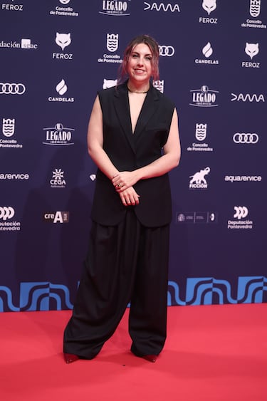 La cómica Carolina Iglesias posa  posa en la alfombra roja de los Premios Feroz 2026, en el Pazo da Cultura, en Pontevedra, Galicia. 