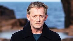 El famoso detective escocés cuyo nombre está inspirado en Arturo Pérez-Reverte y que ha arrasado en libros y televisión