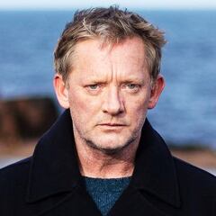 El famoso detective escocés cuyo nombre está inspirado en Arturo Pérez-Reverte y que ha arrasado en libros y televisión