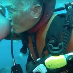 TBT: La relación de 30 años de un buceador y un pez al que salvó la vida