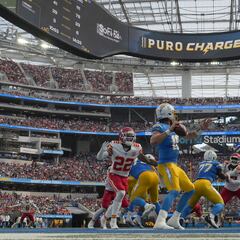 What scores have never happened in the NFL?