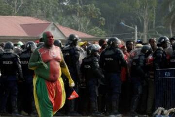 Largas esperas en los estadios de la Copa de África