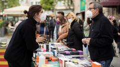 Imagen de un puesto de venta de libros en el centro de Barcelona.