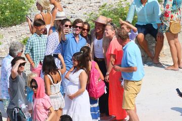 El exfutbolista británico disfruta de unos días de descanso en las playas francesas de Cannes. Le acompañan su mujer Victoria, sus hijos y el cantante Elton John.