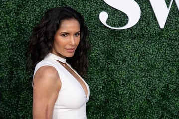 Padma Lakshmi durante la alfombra roja del Sports Illustrated Swimsuit.