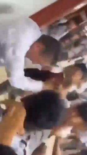 Vídeos: Linchan a director del Cetis 78 por presunto acoso sexual