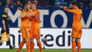 Benzema, Bale y Cristiano, durante el choque.