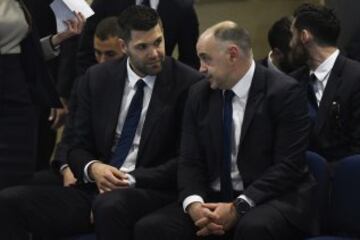 Las plantillas del Real Madrid en la presentación del acuerdo con Telefónica