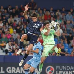 Germán le gana a Mackay el primer duelo por la portería del Depor
