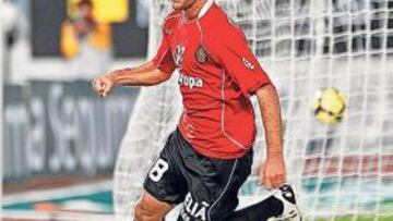 <b>LA ALEGRÍA DEL GOL. </b>Víctor, tras marcar uno de los goles del Mallorca.