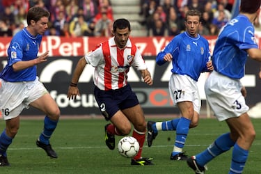 En la temporada 2001-02, fichó por el Atlético de Madrid para incorporarse en su proyecto para regresar a Primera División. Los colchoneros pagaron 3 millones de euros por su fichaje.