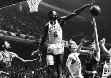 Es muy sencillo: 13 años en los Celtics, 11 anillos. Eterno.