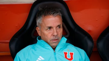 Álvarez llamó la atención con su formación ante Palestino y así lo explicó: “La camiseta...”