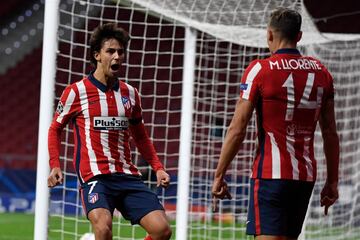 1-0. Joao Félix celebró el primer gol con Marcos Llorente.