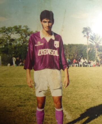 El ecuatoriano, figura de Peñarol, enfrentó a Católica en 1966 y eliminó a la U en semifinales de 1970, año en que los charrúas fueron campeones.