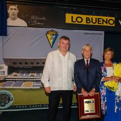 Manolín Bueno fue homenajeado en Carranza