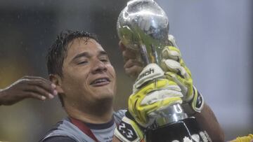 El ahora ex guardameta colgó los guantes a los 38 años de edad y lo dio a conocer en conferencia de prensa desarrollada en Club América.