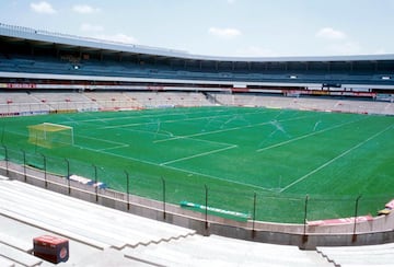 Para la temporada 1989-1990, los potros se mudaron a Querétaro donde jugaron como locales.